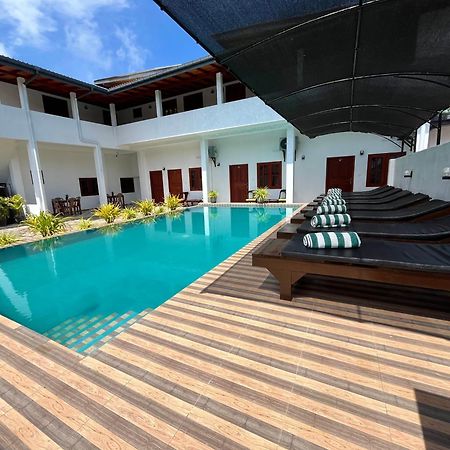 Sundowners Guesthouse Hikkaduwa Dış mekan fotoğraf