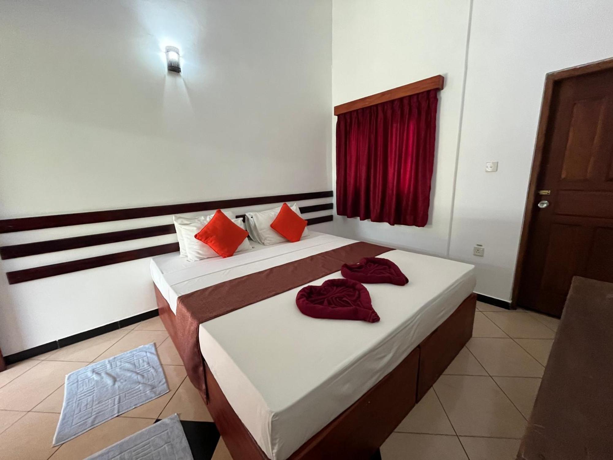 Sundowners Guesthouse Hikkaduwa Oda fotoğraf