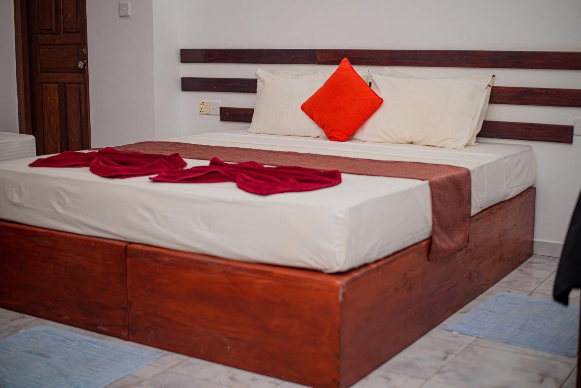 Sundowners Guesthouse Hikkaduwa Dış mekan fotoğraf