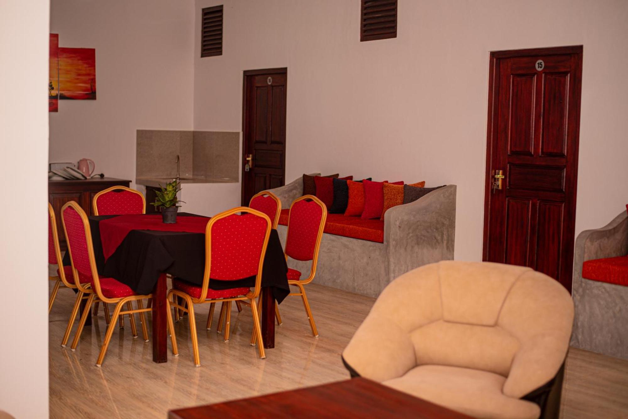 Sundowners Guesthouse Hikkaduwa Dış mekan fotoğraf