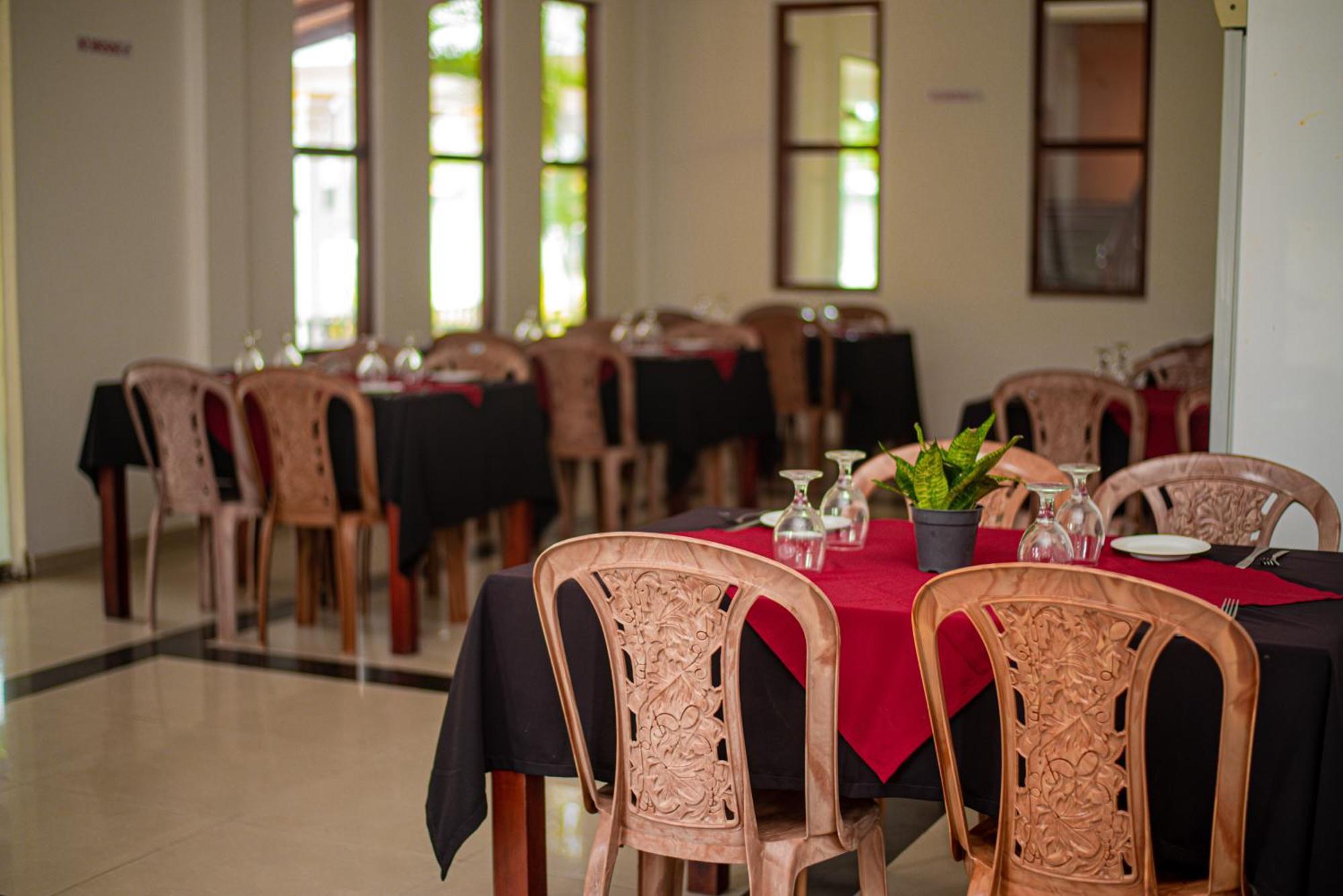 Sundowners Guesthouse Hikkaduwa Dış mekan fotoğraf
