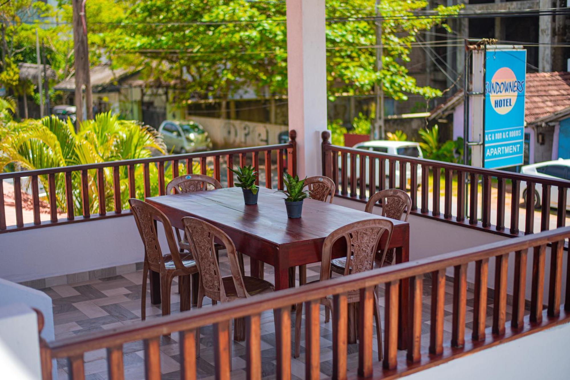 Sundowners Guesthouse Hikkaduwa Dış mekan fotoğraf