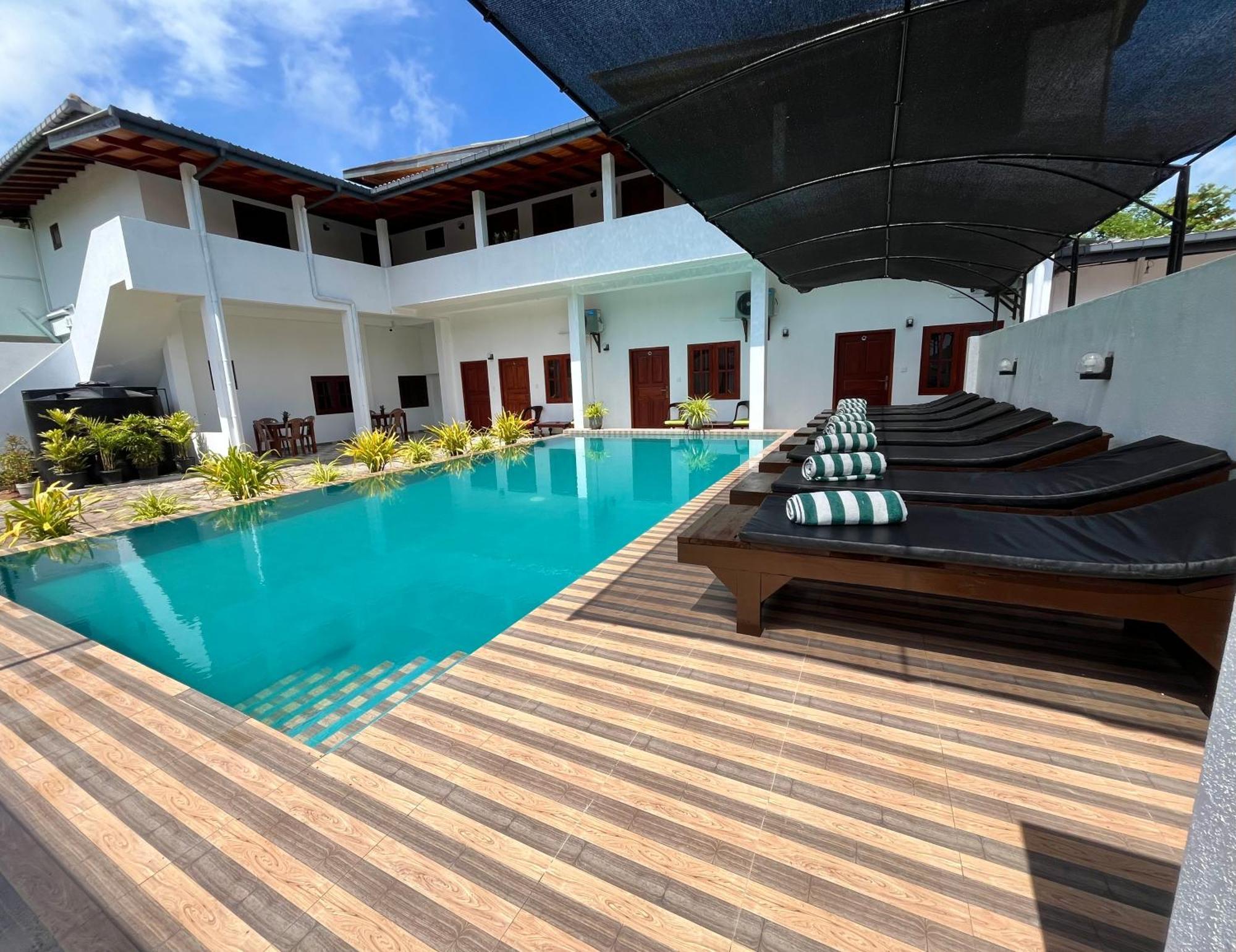 Sundowners Guesthouse Hikkaduwa Dış mekan fotoğraf
