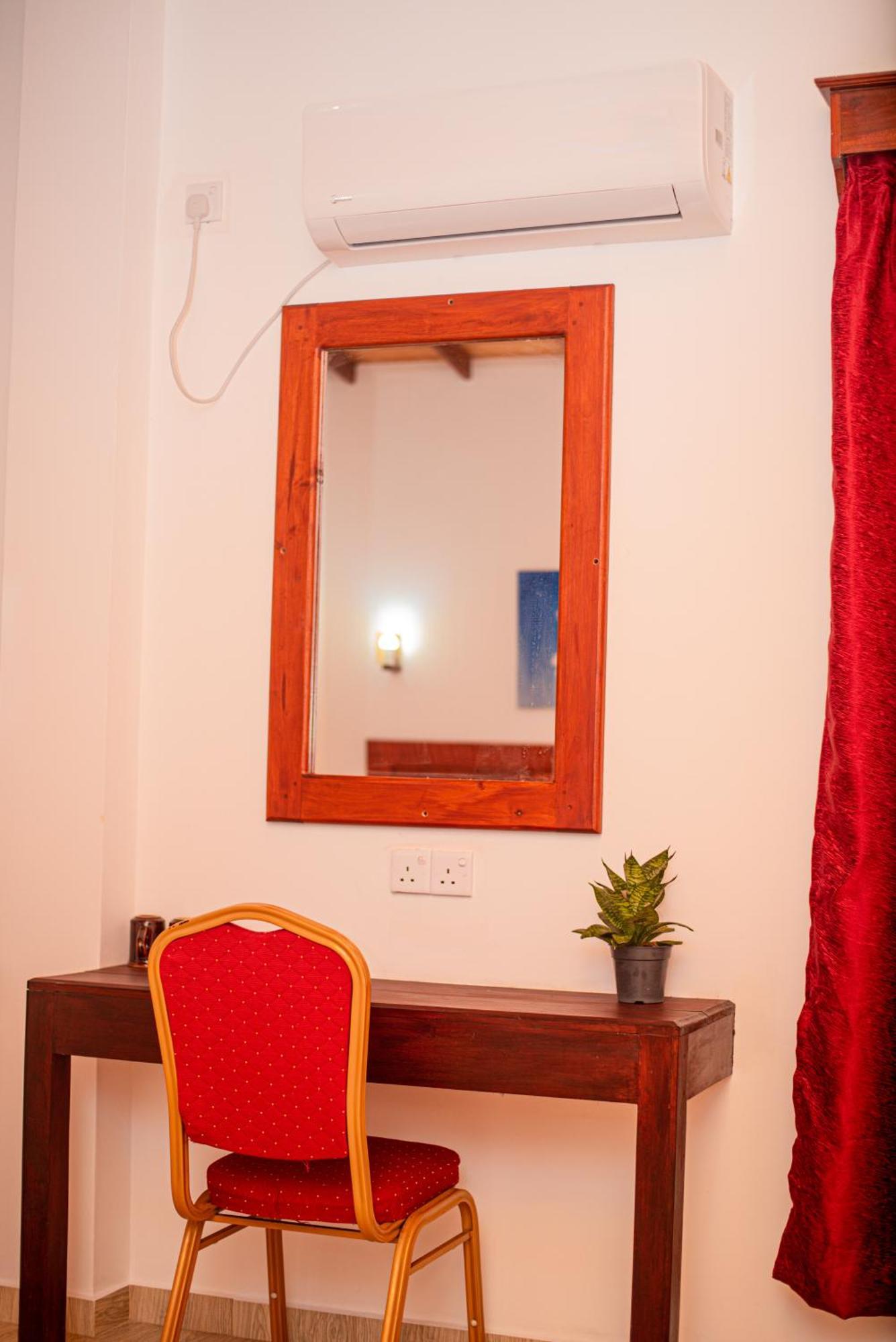 Sundowners Guesthouse Hikkaduwa Dış mekan fotoğraf