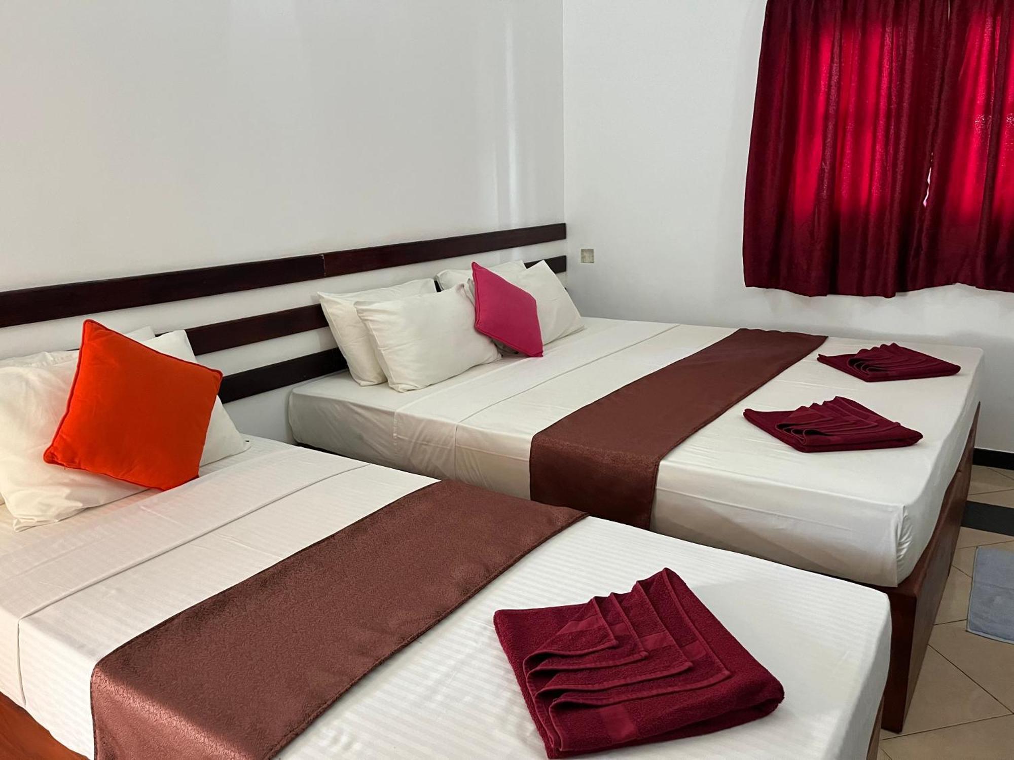 Sundowners Guesthouse Hikkaduwa Oda fotoğraf