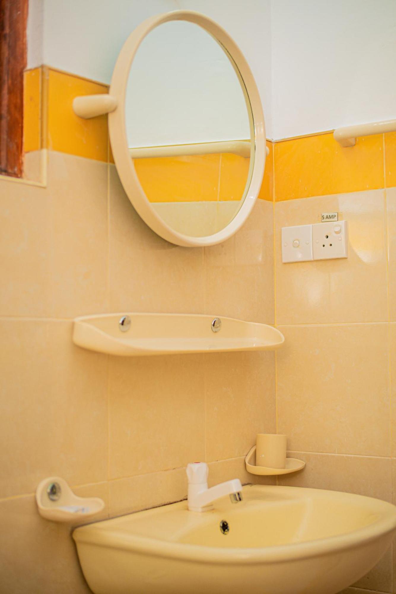 Sundowners Guesthouse Hikkaduwa Oda fotoğraf