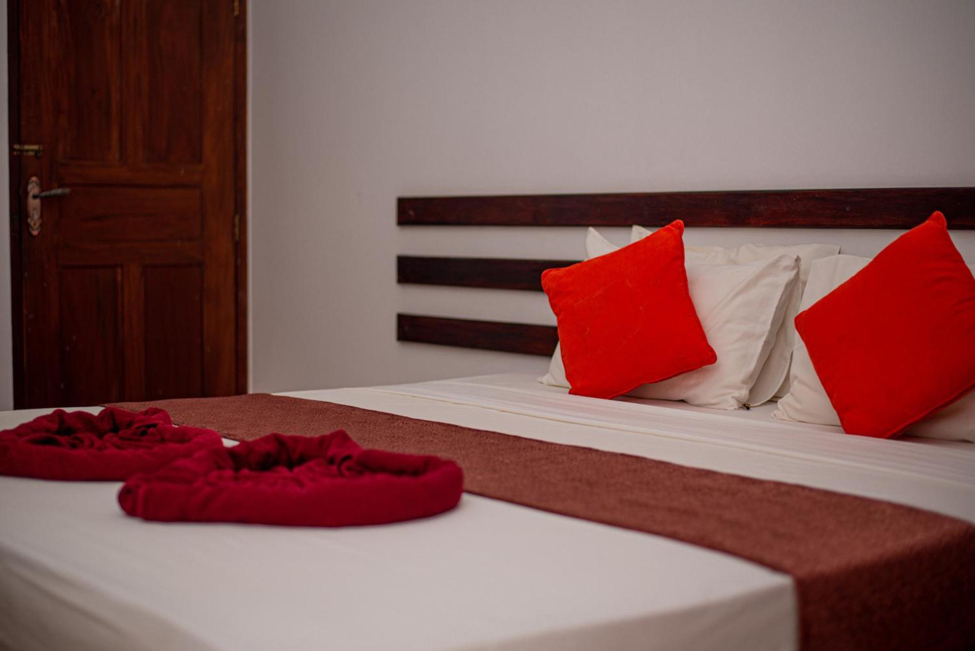 Sundowners Guesthouse Hikkaduwa Oda fotoğraf